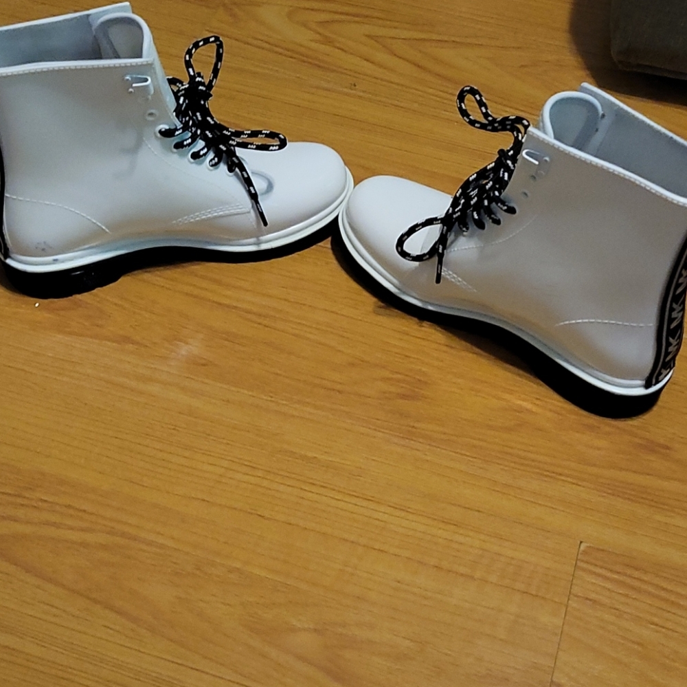 Michael Kors Boots - Picture 5 of 9